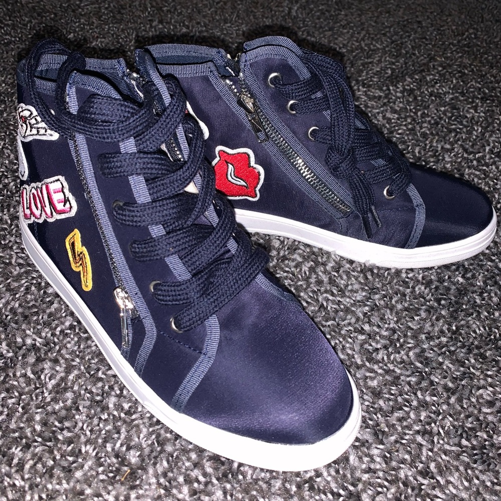 ***DONATED*** STEVE MADDEN GIRL HIGHTOP BLUE 7